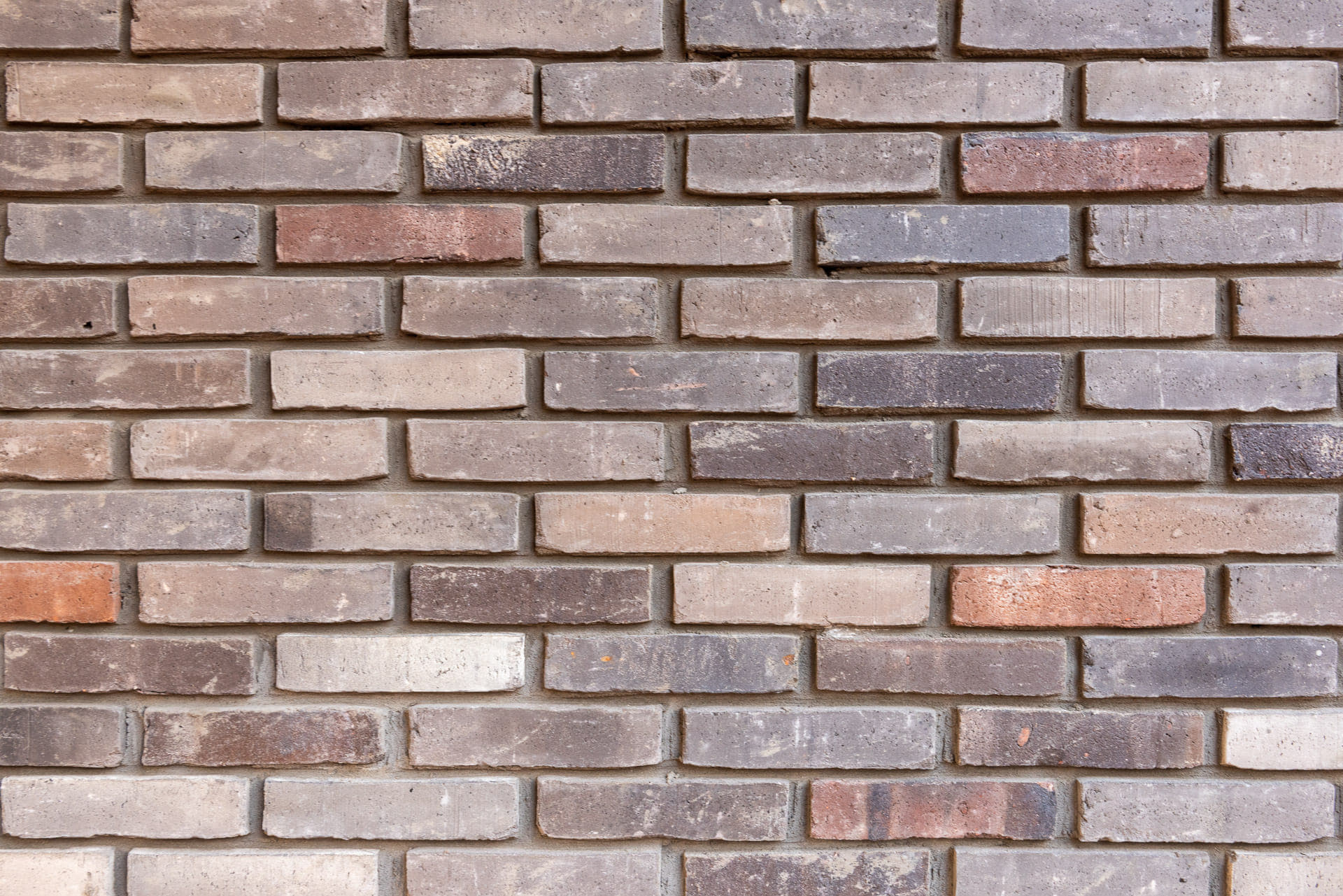 closeup van gekleurde gevelstenen